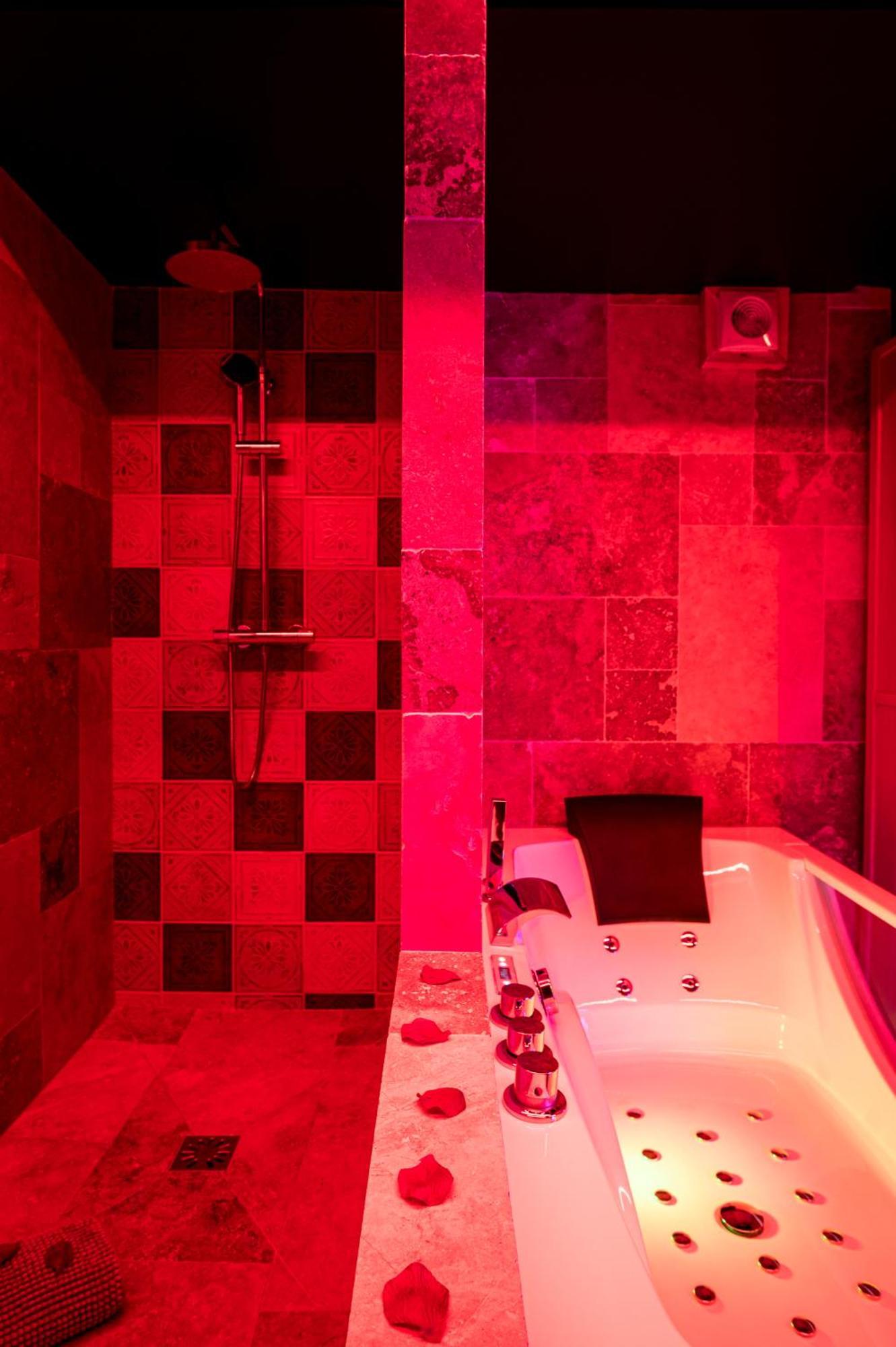 Loveroom Sauna, Balneo, Parking Prive Dans Le Centre De Honfleur Chambre photo