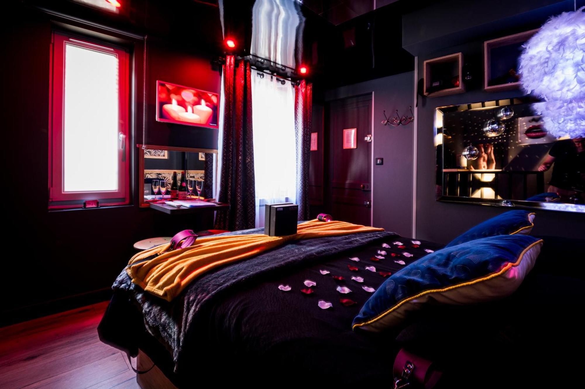 Loveroom Sauna, Balneo, Parking Prive Dans Le Centre De Honfleur Chambre photo