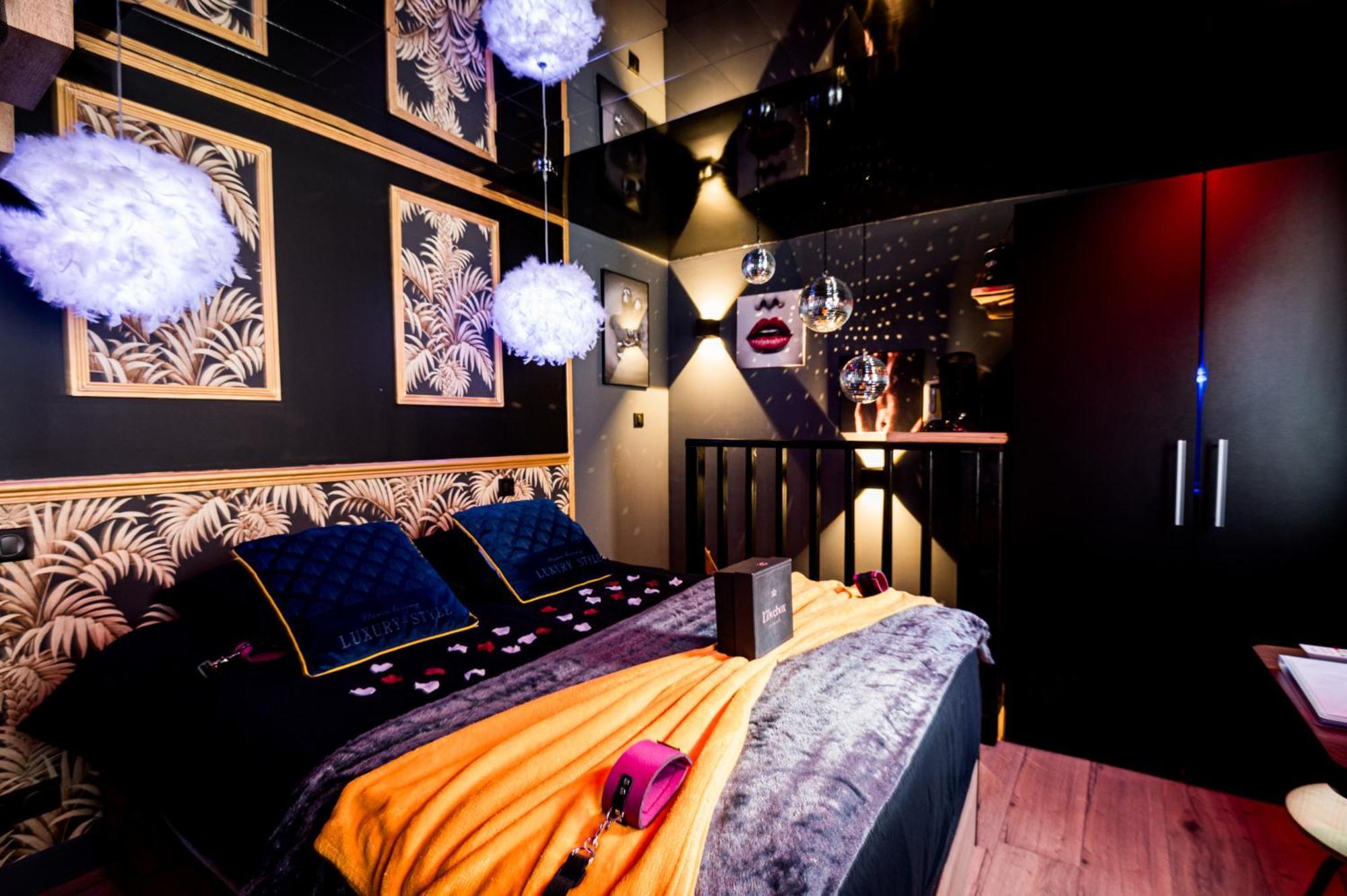 Loveroom Sauna, Balneo, Parking Prive Dans Le Centre De Honfleur Chambre photo