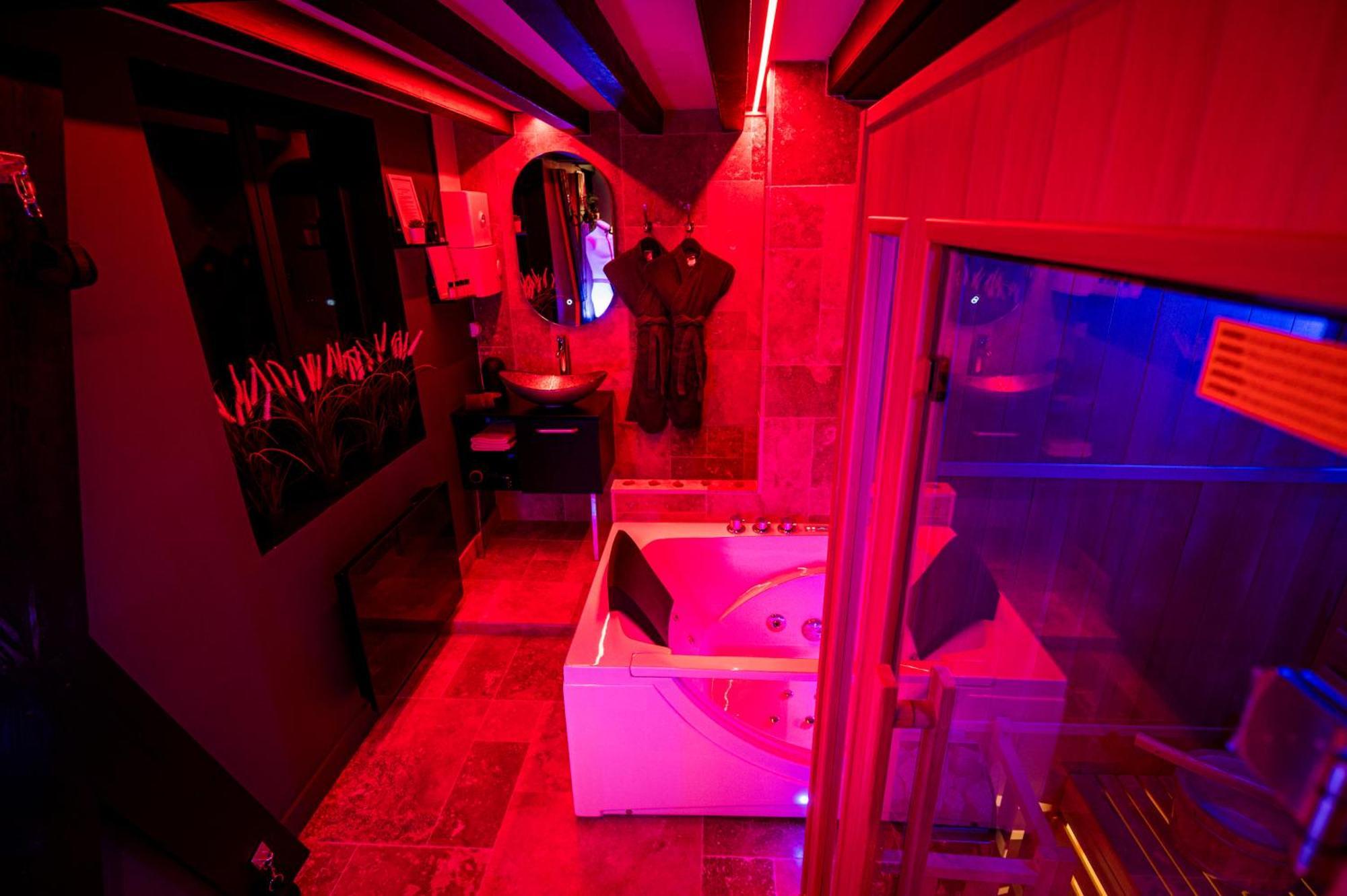 Loveroom Sauna, Balneo, Parking Prive Dans Le Centre De Honfleur Chambre photo