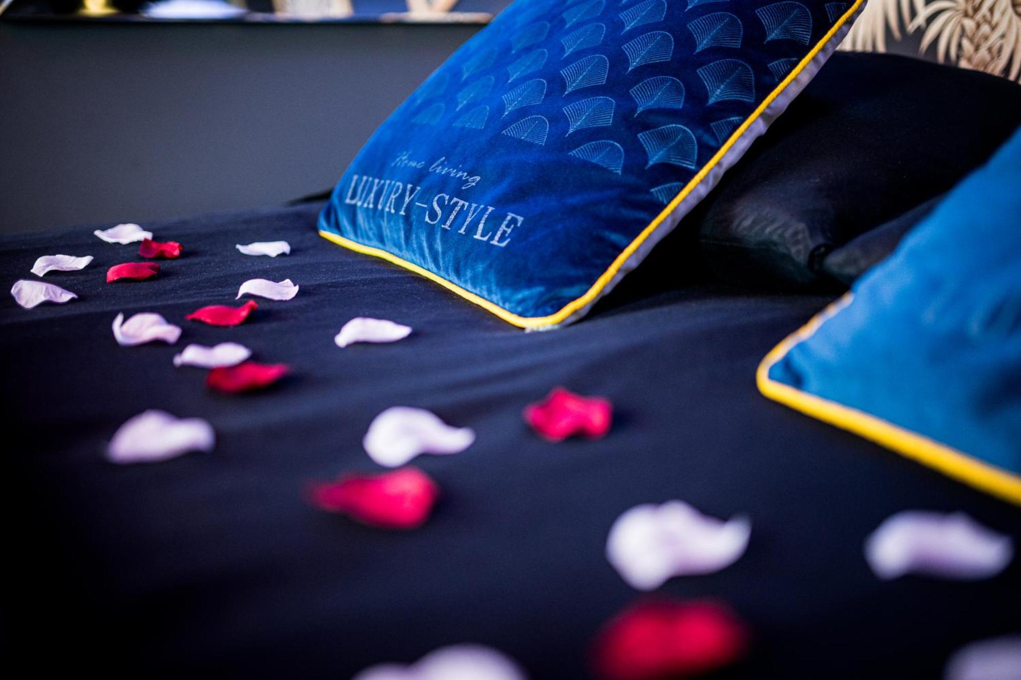 Loveroom Sauna, Balneo, Parking Prive Dans Le Centre De Honfleur Chambre photo