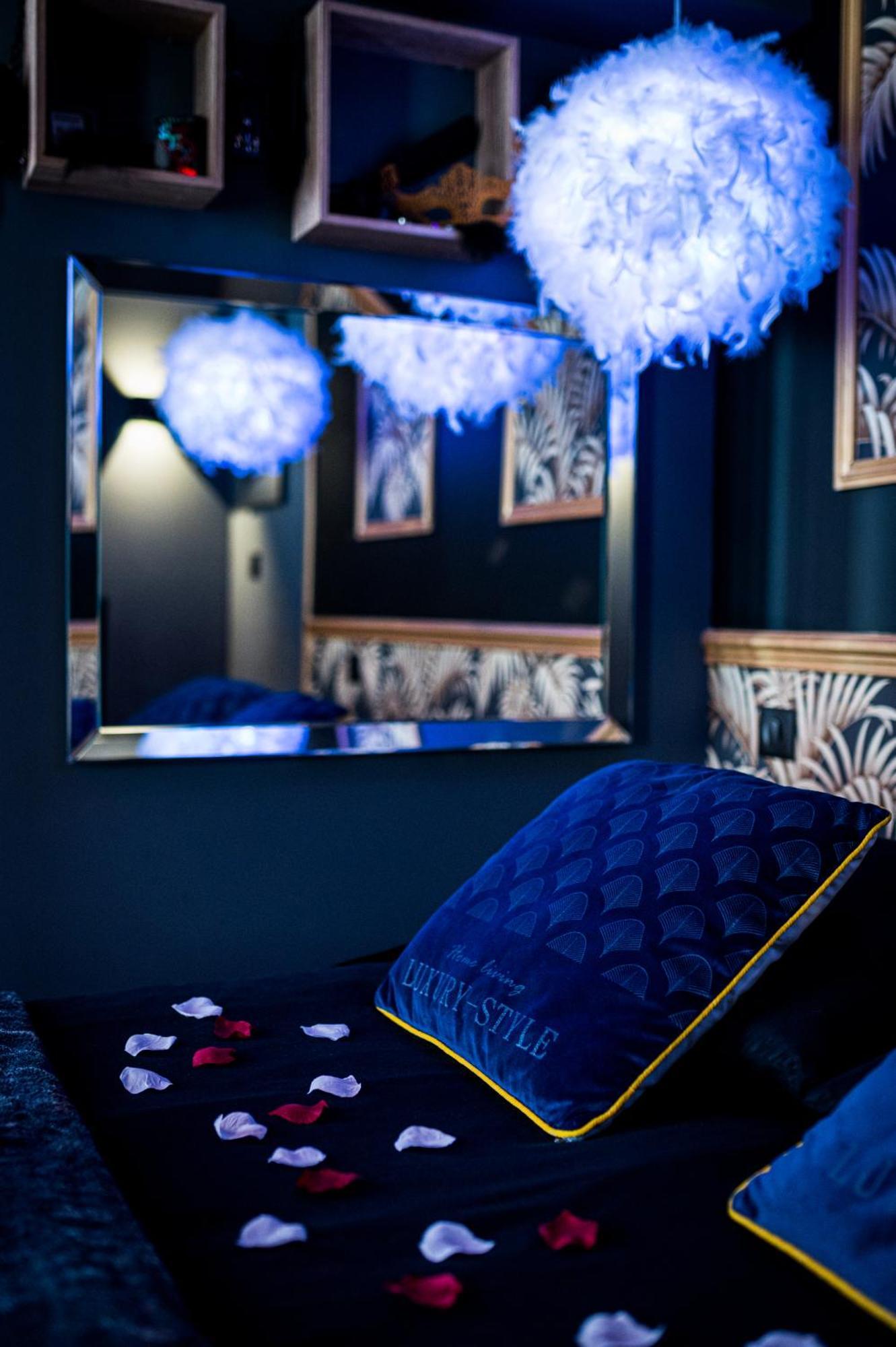 Loveroom Sauna, Balneo, Parking Prive Dans Le Centre De Honfleur Chambre photo