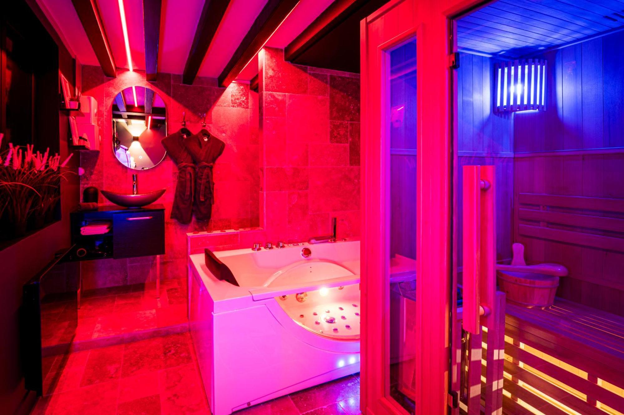 Loveroom Sauna, Balneo, Parking Prive Dans Le Centre De Honfleur Chambre photo